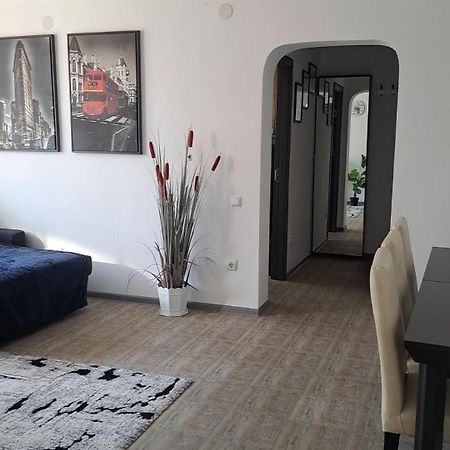 Casuta Cu Povesti Apartment กัมปีนา ภายนอก รูปภาพ