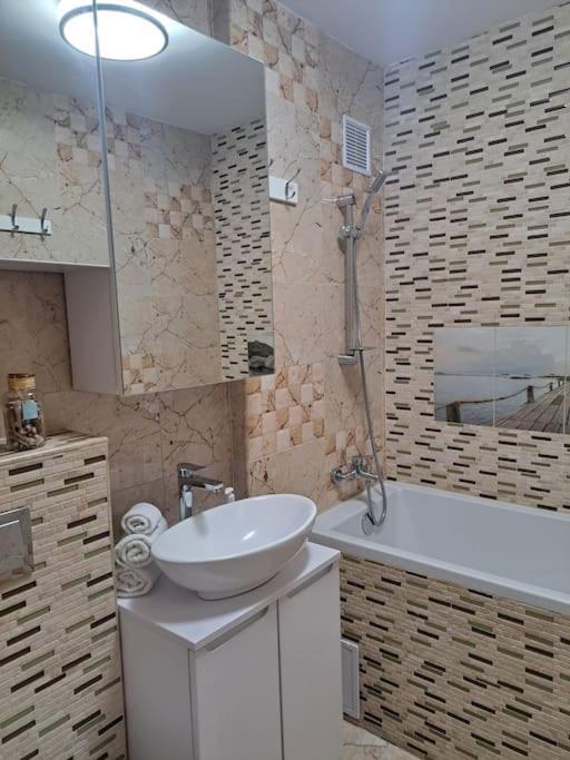 Casuta Cu Povesti Apartment กัมปีนา ภายนอก รูปภาพ